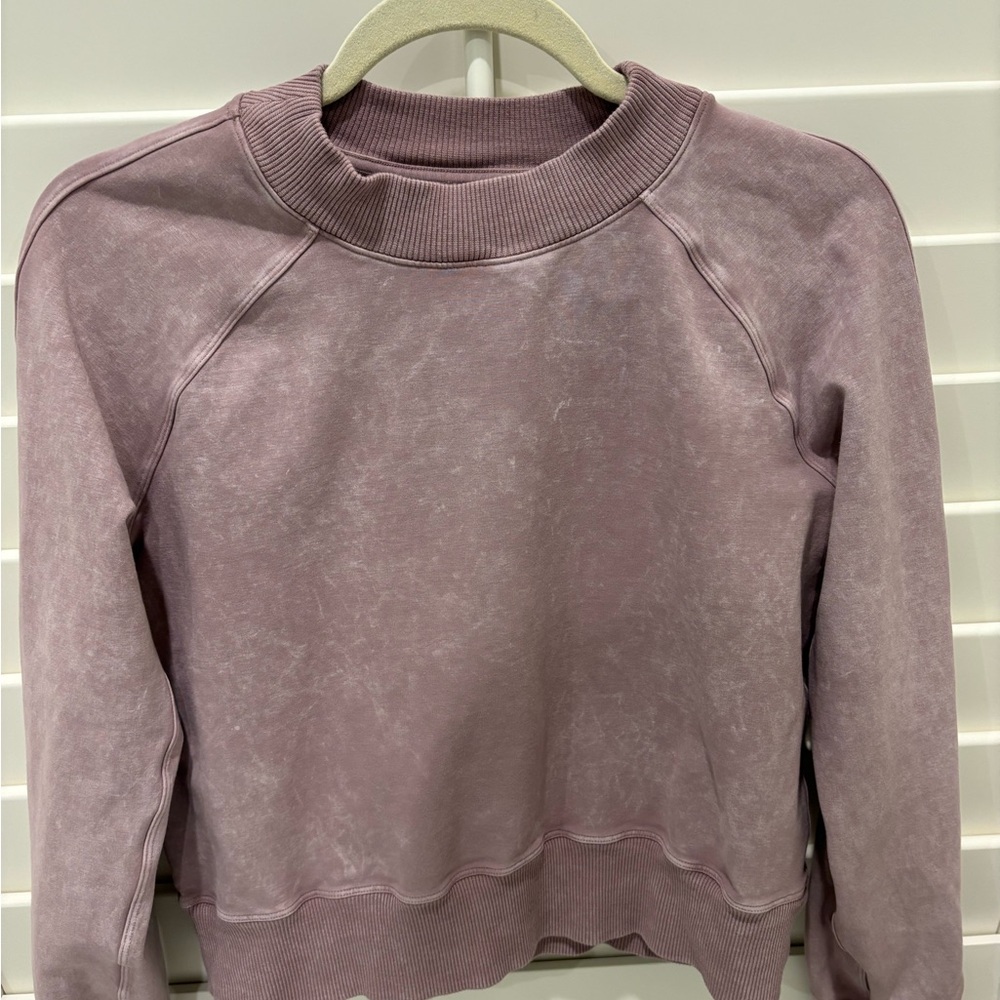 Lululemon ready to roll crew estimated size 2-4.